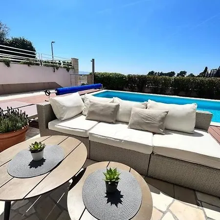 아파트 Blue With Shared Pool 스플리트