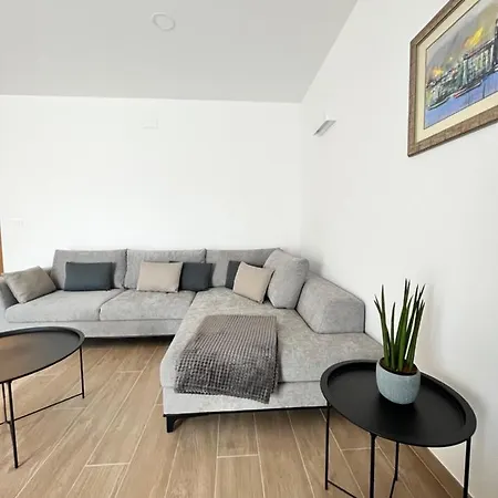 Blue With Shared Pool Apartamento *