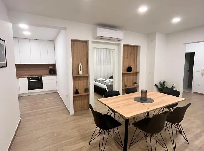 Blue With Shared Pool *