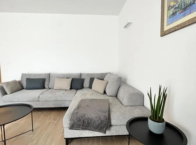 Blue With Shared Pool Apartamento *