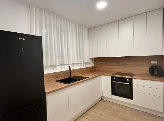 Blue With Shared Pool Split