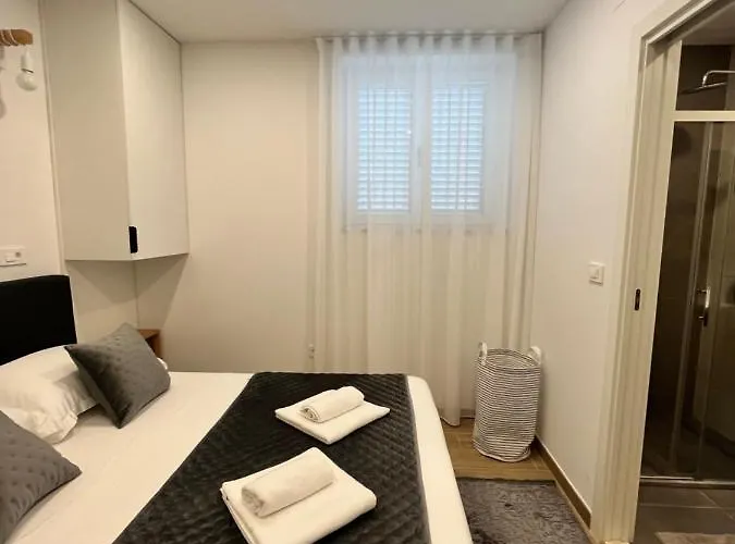 Blue With Shared Pool * Split