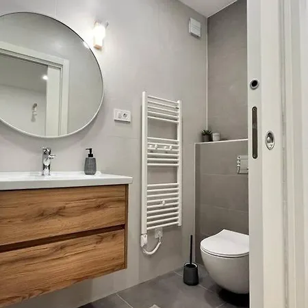 Blue With Shared Pool Daire