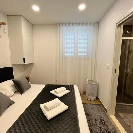 Blue With Shared Pool * Split