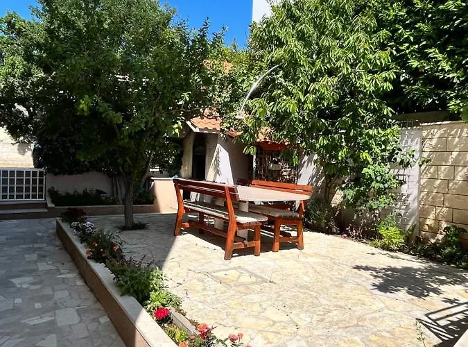 Blue With Shared Pool شقة