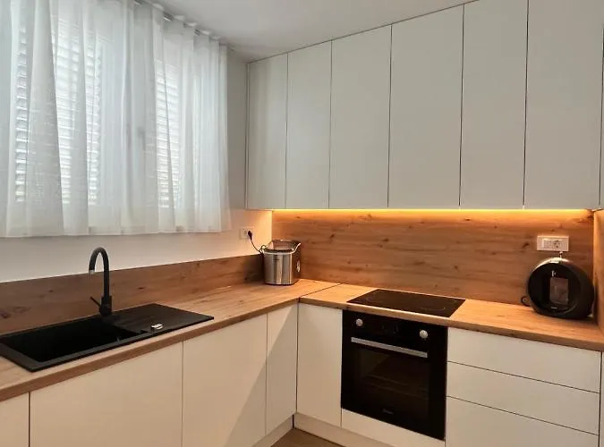 Blue With Shared Pool * سبليت